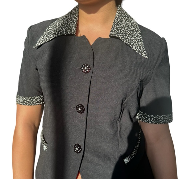 Cutest button up - Picture 3 of 4